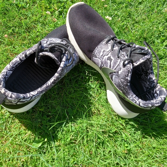 Nike Roshe Run Trails (Snakeskin) - Picture 5 of 6